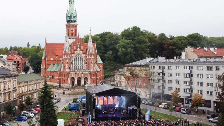 Koncert na Rynku Podgórskim z lotu ptaka