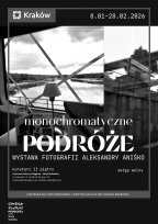 **Opis ALT (tylko obraz):** Czarno-biała, artystyczna fotografia przedstawiająca widok z wnętrza nowoczesnego budynku na rzekę i zalesiony brzeg; w kadrze widoczne są ukośne elementy konstrukcyjne, lampa stołowa, fragment stolika i fotela, a całość tworzy
