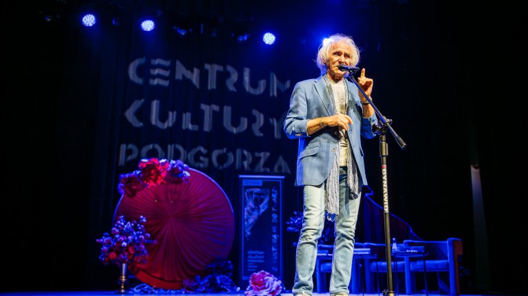 Jerzy Kryszak w trakcie występu